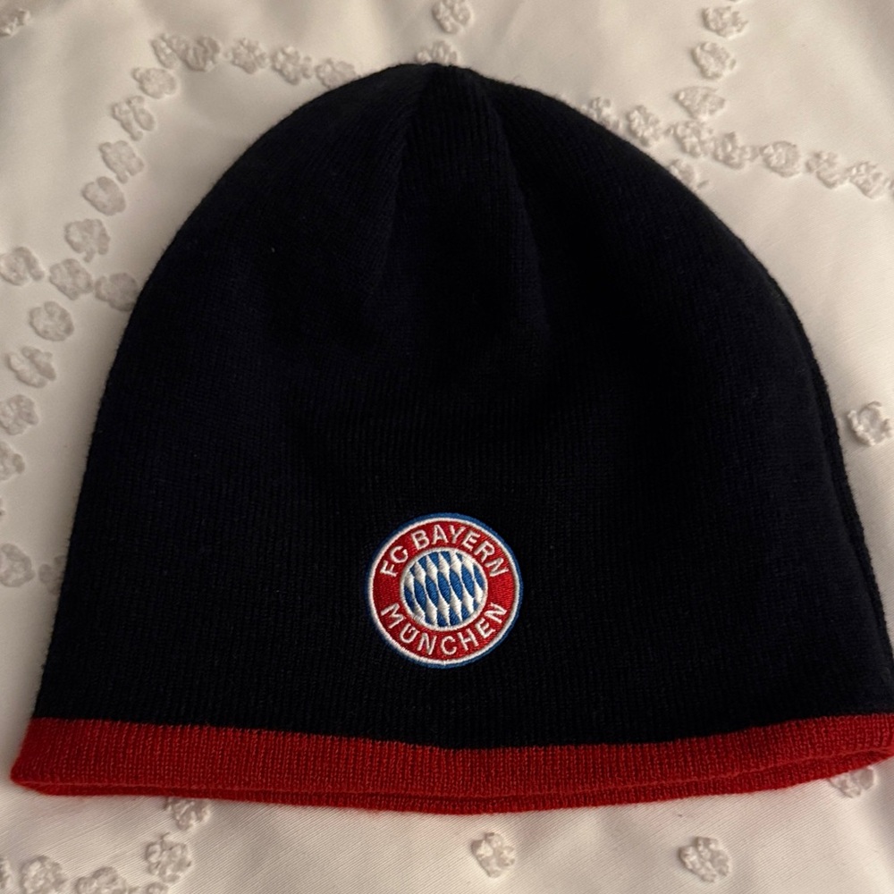 FC Bayern München Reversible Beanie